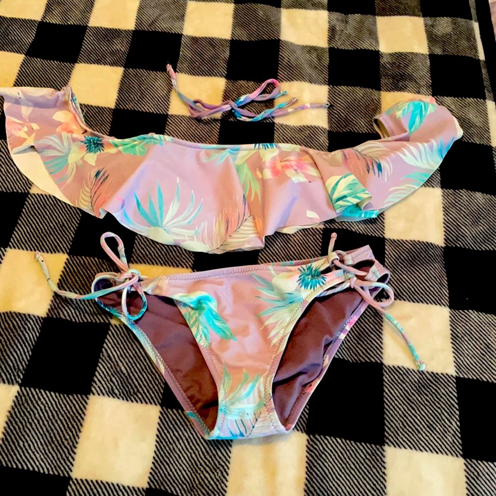 Alter’d State off shoulder ruffle bikini S Altered
